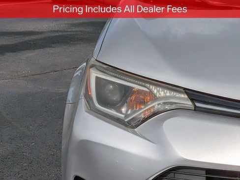 Used 2016 Toyota RAV4 XLE AWD/4WD image 11