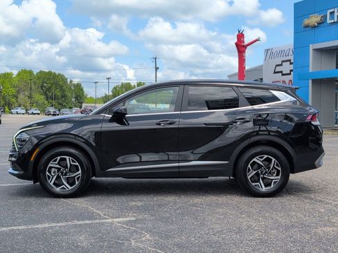 Used 2024 Kia Sportage LX AWD/4WD image 2