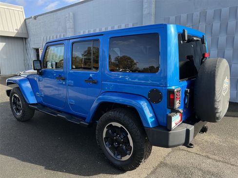 Used 2014 Jeep Wrangler Polar Edition image 8
