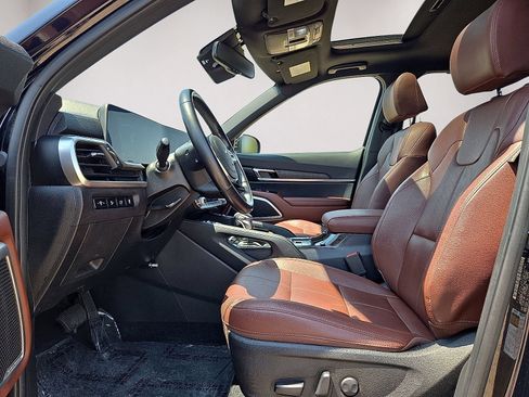 Used 2023 Kia Telluride EX w/ EX Captain's Chair Package FWD image 22