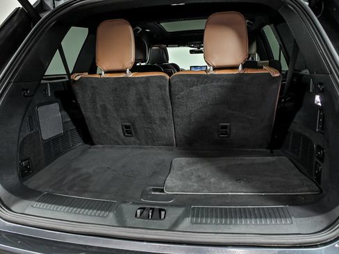 Used 2023 Lincoln Aviator Reserve w/ Equipment Group 201A AWD/4WD image 9