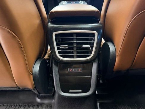 Used 2022 Lincoln Nautilus Reserve AWD/4WD image 17