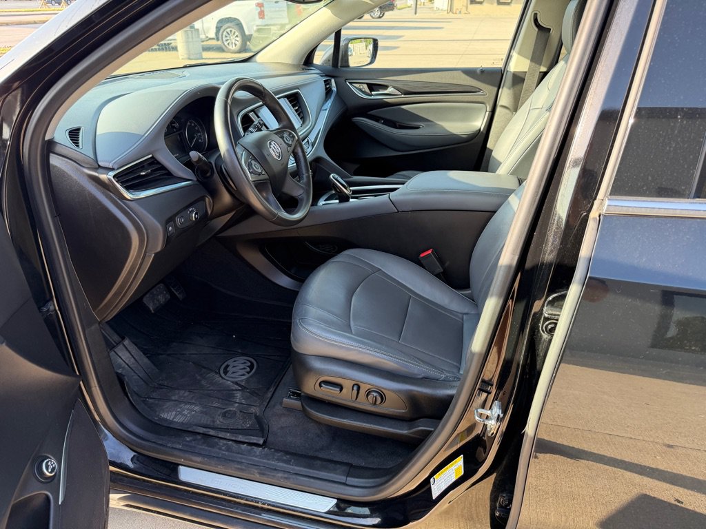 Used 2018 Buick Enclave Essence w/ Trailering Package FWD image 18