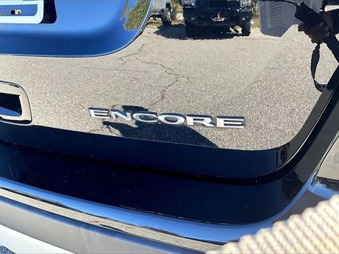 Used 2022 Buick Encore Preferred w/ Safety Package image 23