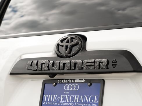 Used 2023 Toyota 4Runner TRD Off-Road Premium w/ Off Road Premium Plus Package AWD/4WD image 30
