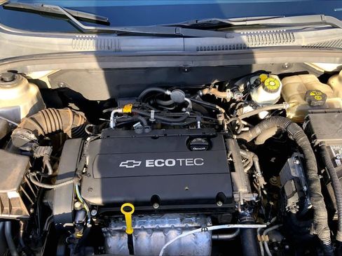 Used 2014 Chevrolet Cruze LS image 32