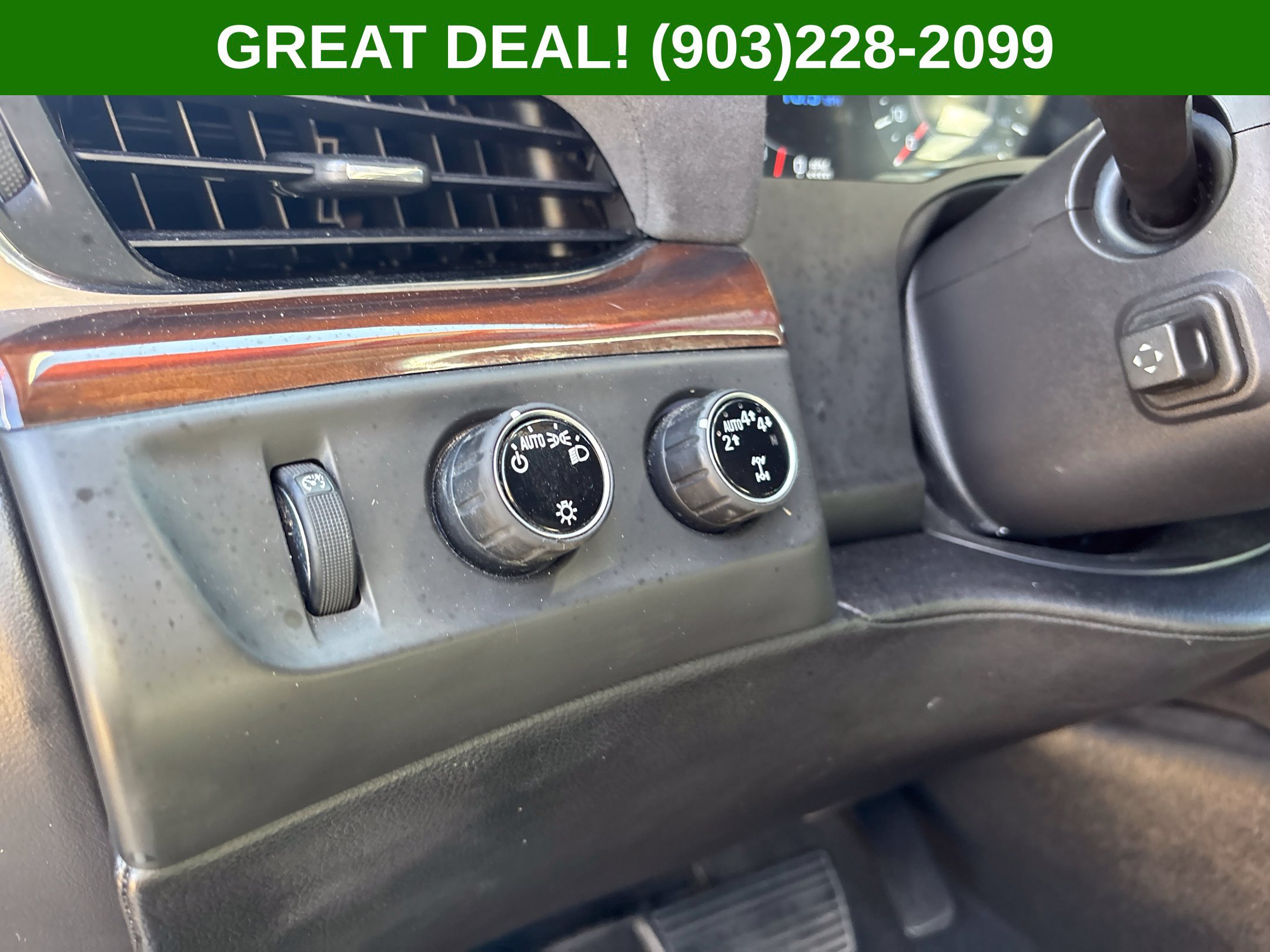 Used 2018 Cadillac Escalade Luxury AWD/4WD image 24