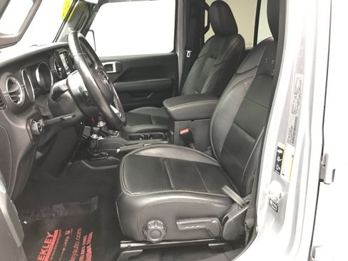 Used 2021 Jeep Gladiator Overland w/ Popular Equipment Package AWD/4WD image 11