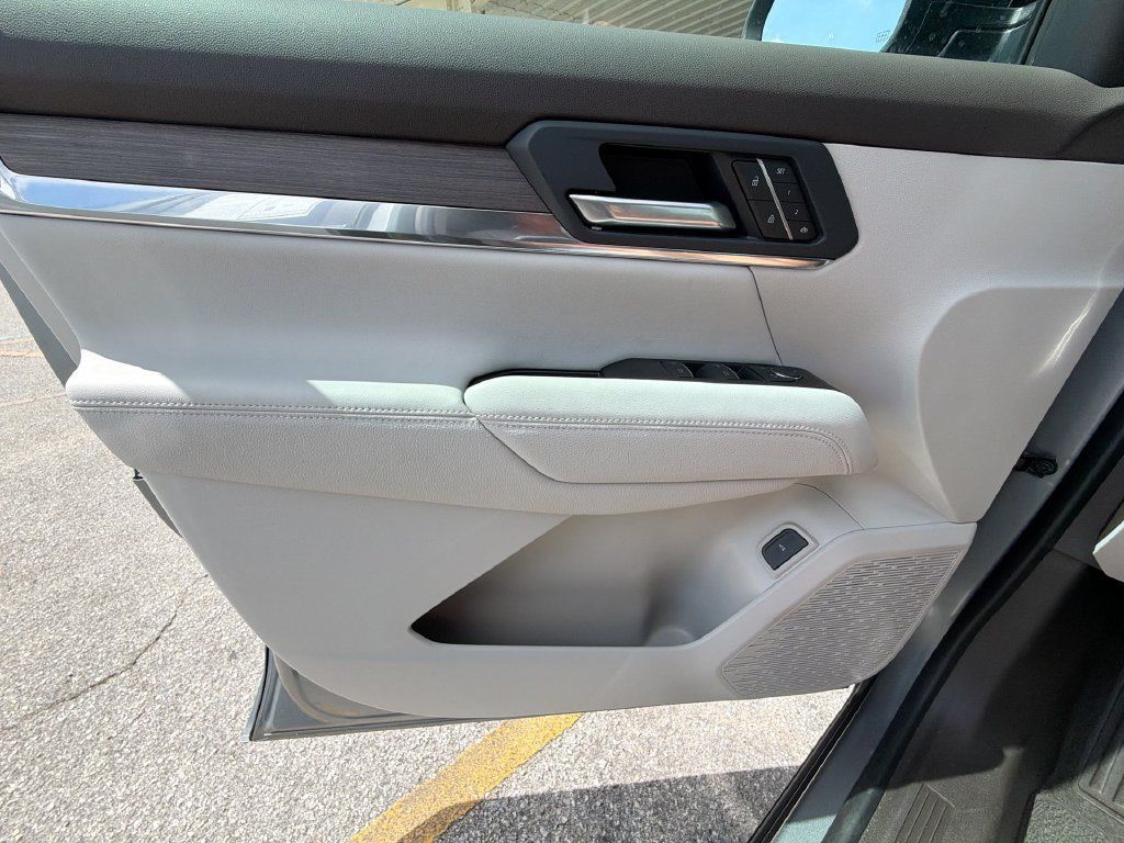 Used 2027 GMC Terrain Denali AWD/4WD image 26