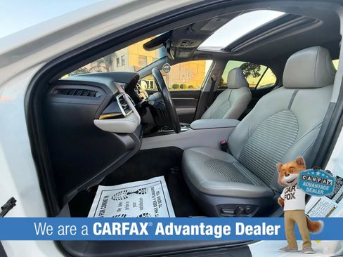 Used 2018 Toyota Camry SE w/ Moonroof Package FWD image 27