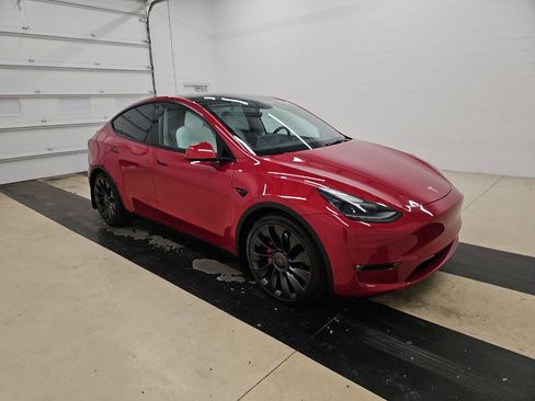Used 2022 Tesla Model Y Performance AWD/4WD image 2