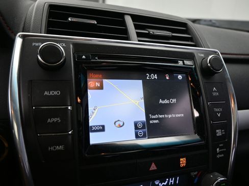 Used 2015 Toyota Camry XLE image 12