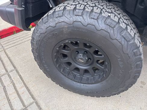 Used 2018 Jeep Wrangler Unlimited Sport S AWD/4WD image 12