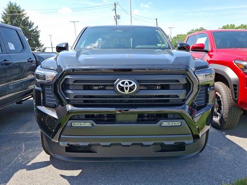 New 2025 Toyota Tacoma SR5 image 2