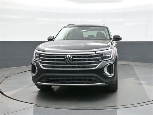 New 2026 Volkswagen Atlas SE image 2