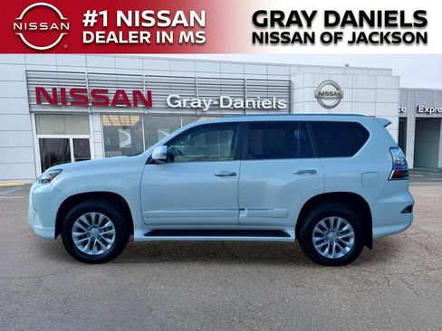 Used 2017 Lexus GX 460 Premium AWD/4WD image 4