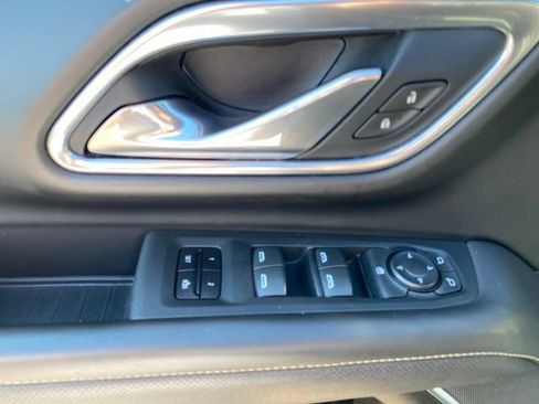 Used 2021 GMC Yukon SLT AWD/4WD image 17