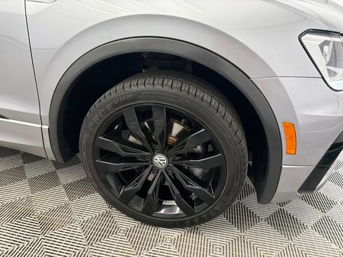 Used 2020 Volkswagen Tiguan SE R-Line FWD image 13