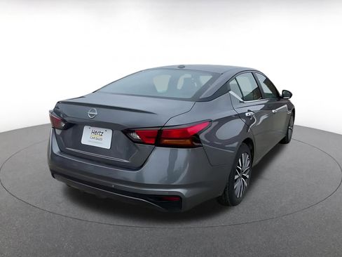 Used 2025 Nissan Altima 2.5 SV image 14