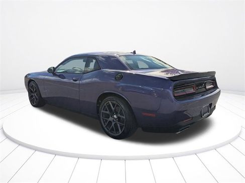 Used 2016 Dodge Challenger R/T image 11