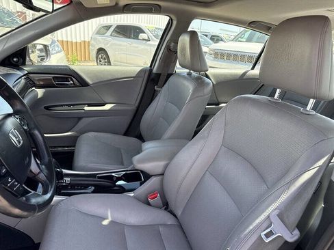 Used 2017 Honda Accord EX-L image 16