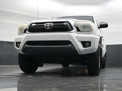 Used 2015 Toyota Tacoma PreRunner w/ SR5 Package RWD image 39