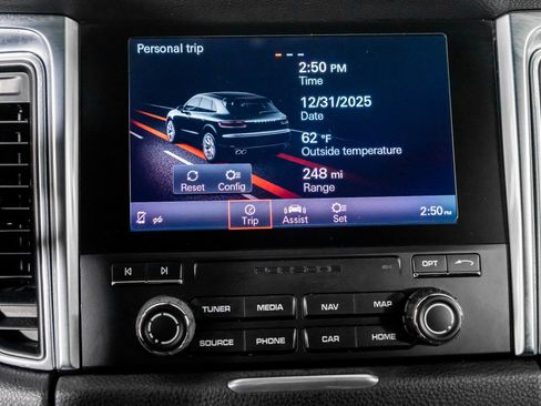 Used 2018 Porsche Macan S image 39