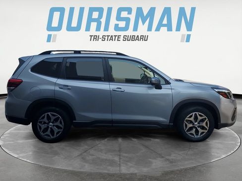 Used 2021 Subaru Forester Premium AWD/4WD image 7