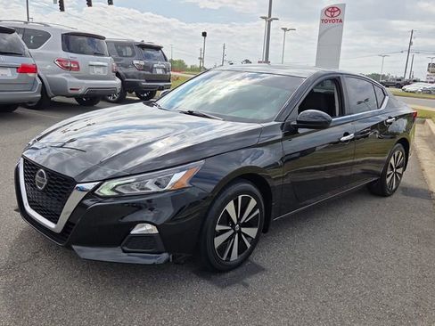 Used 2022 Nissan Altima 2.5 SV AWD/4WD image 3
