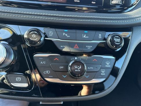 New 2026 Chrysler Pacifica Select image 65