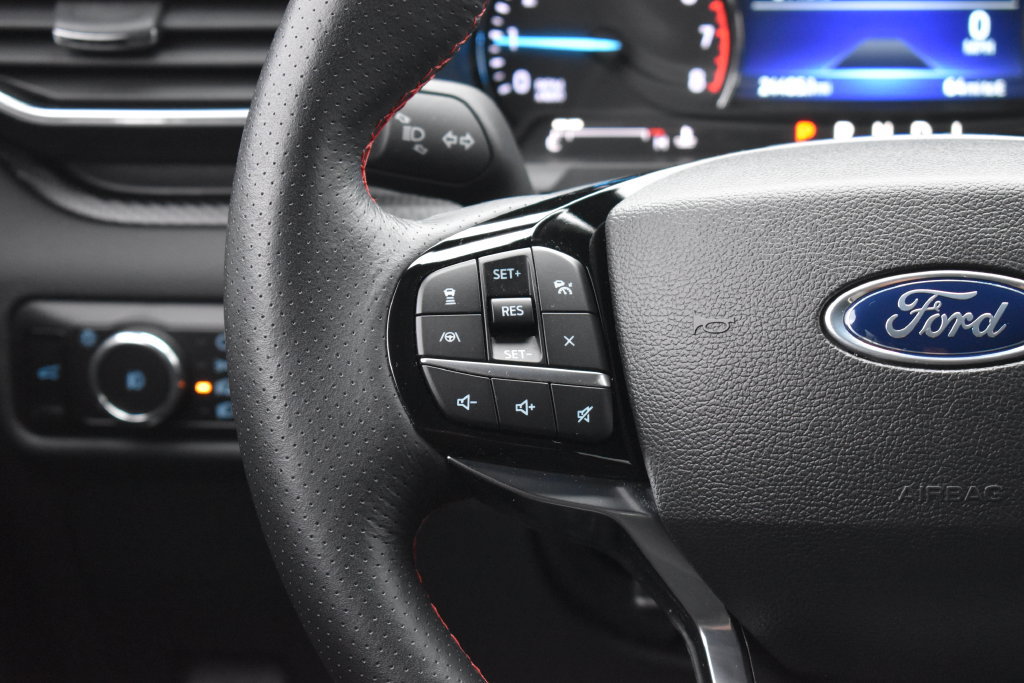 Used 2023 Ford Explorer ST-Line AWD/4WD image 16