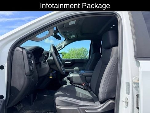 Used 2019 Chevrolet Silverado 1500 Custom w/ Custom Value Package AWD/4WD image 8