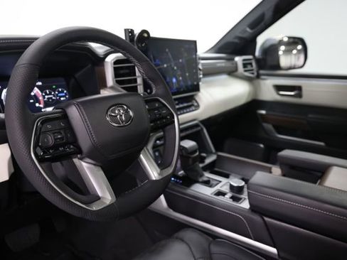 Used 2025 Toyota Sequoia Capstone AWD/4WD image 25