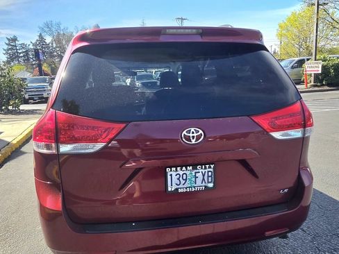 Used 2011 Toyota Sienna LE FWD image 6