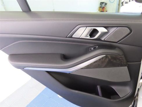 Used 2024 BMW X5 sDrive40i w/ Premium Package RWD image 33