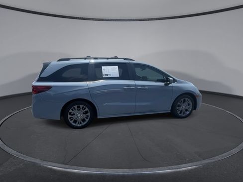 Used 2025 Honda Odyssey Touring image 8
