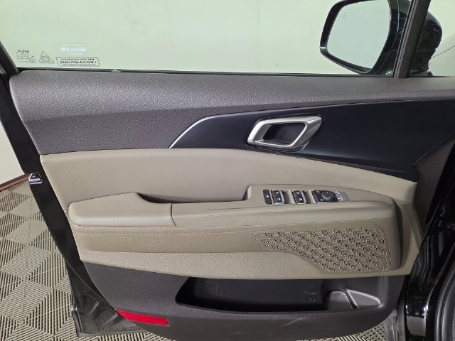 Certified 2026 Kia Carnival LXS FWD image 29