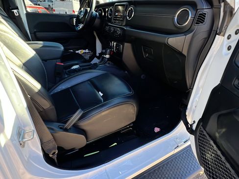 Used 2021 Jeep Wrangler Unlimited Sahara w/ Cold Weather Group image 19