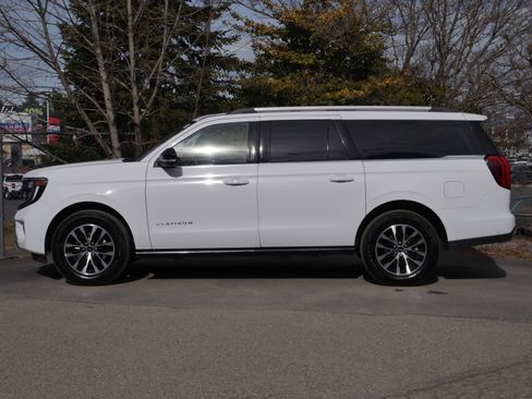 Certified 2025 Ford Expedition Max Platinum image 17