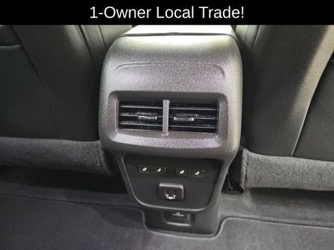 Used 2023 Chevrolet Equinox Premier AWD/4WD image 10