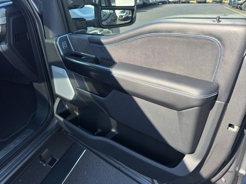 Used 2025 Ford F350 Platinum AWD/4WD image 11