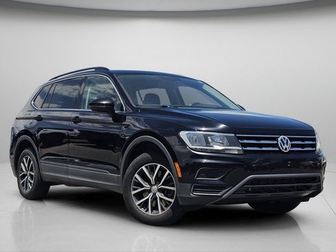 Used 2019 Volkswagen Tiguan SE w/ Panoramic Sunroof Package AWD/4WD image 2