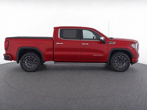 Used 2024 GMC Sierra 1500 Denali w/ Technology Package AWD/4WD image 8