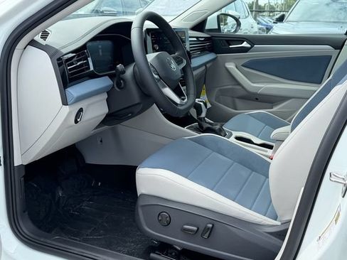 New 2026 Volkswagen Jetta SE FWD image 12