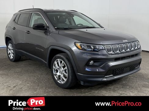 Used 2022 Jeep Compass Latitude AWD/4WD image 1