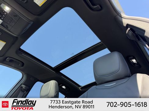 Used 2025 Cadillac XT4 Sport w/ LPO, Onyx Lite Package AWD/4WD image 9