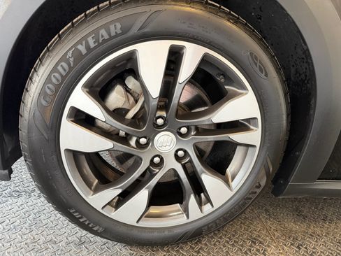 Used 2018 Buick Regal Essence w/ Driver Confidence Package #1 AWD/4WD image 36