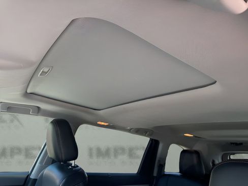 Used 2018 Toyota Highlander XLE image 11