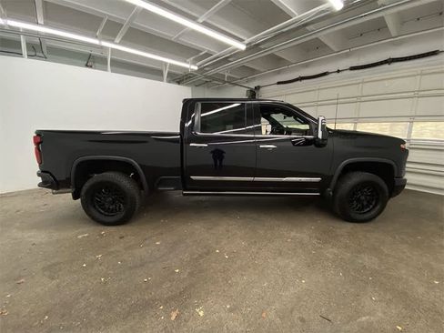 Used 2024 Chevrolet Silverado 2500 High Country w/ High Country Premium Package image 7