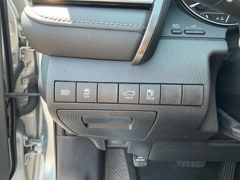 Used 2023 Toyota Camry SE FWD image 16
